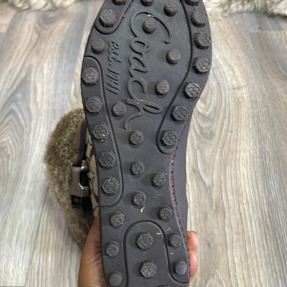 Like new authentic coach boots sz 7 - Picture 2 of 3
